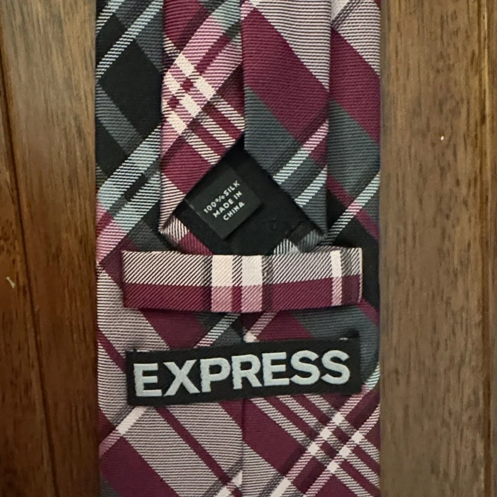 Express Men's Plaid Tie in Magenta, Pink, Black, and Gray